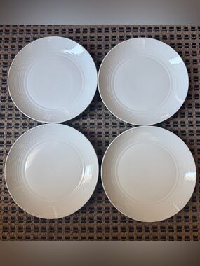 NWOT Gordon Ramsay Maze By Royal Doulton, white 8.5” plates, set of 4